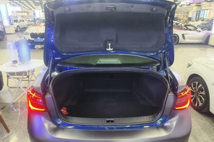 Used Infiniti Q50L 2018 2.0T Comfort Edition China VI Standard Trunk