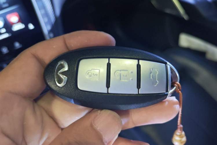 Used Infiniti Q50L 2018 2.0T Elite Sport Version China VI Standard Vehicle Key