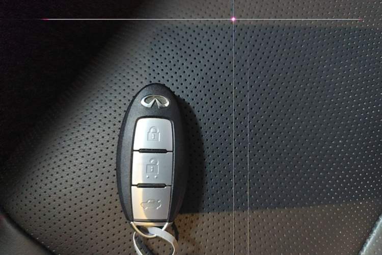 Used Infiniti Q50L 2018 2.0T Enjoyment Version China VI Standard Vehicle Key