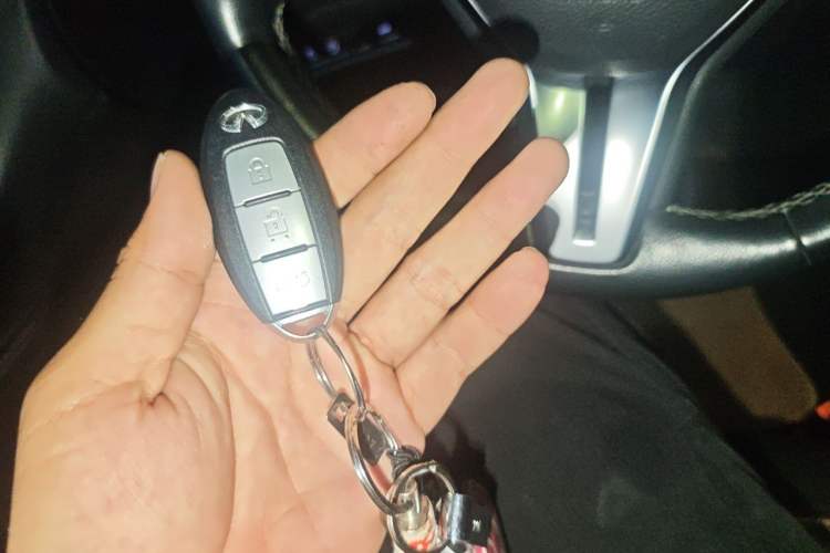 Used Infiniti Q50L 2018 2.0T Enjoyment Version China V Standard Vehicle Key
