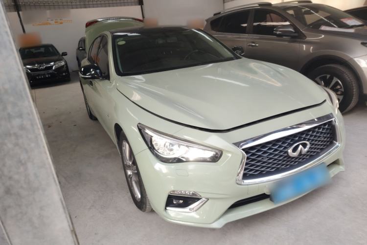 Used Infiniti Q50L 2018 2.0T Enjoyment Edition China V standard Front Right 45 Deg