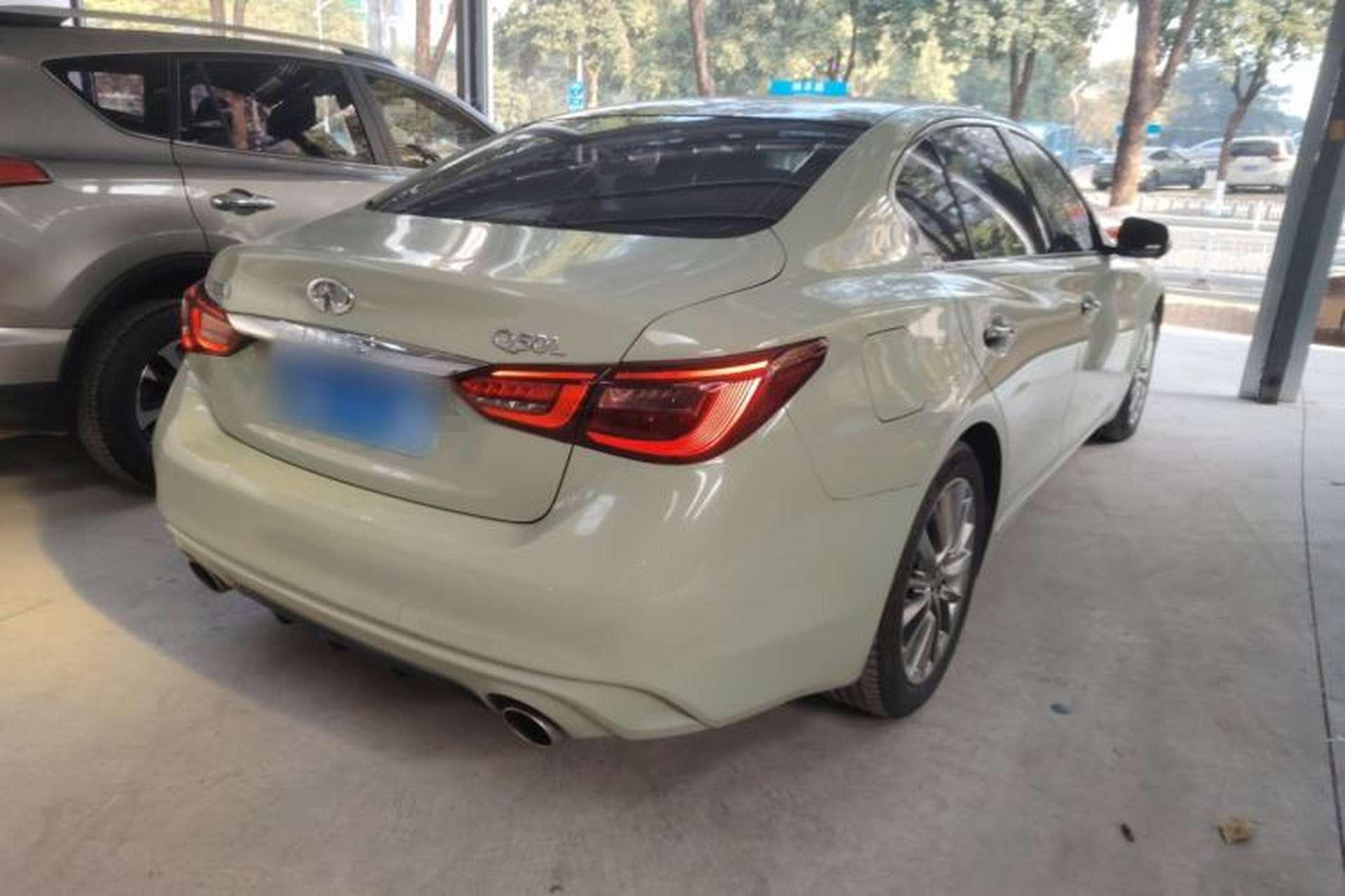Used Infiniti Q50L 2018 2.0T Enjoyment Edition China V standard Rear Right 45 Deg