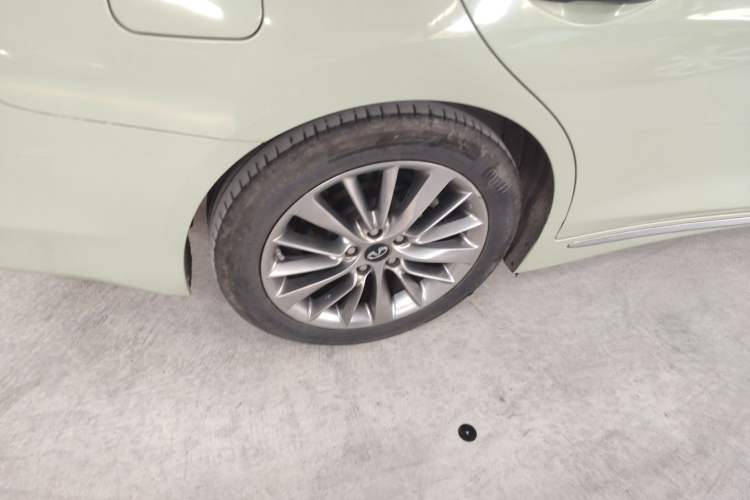 Used Infiniti Q50L 2018 2.0T Enjoyment Edition China V standard Right Rear Wheel Hub