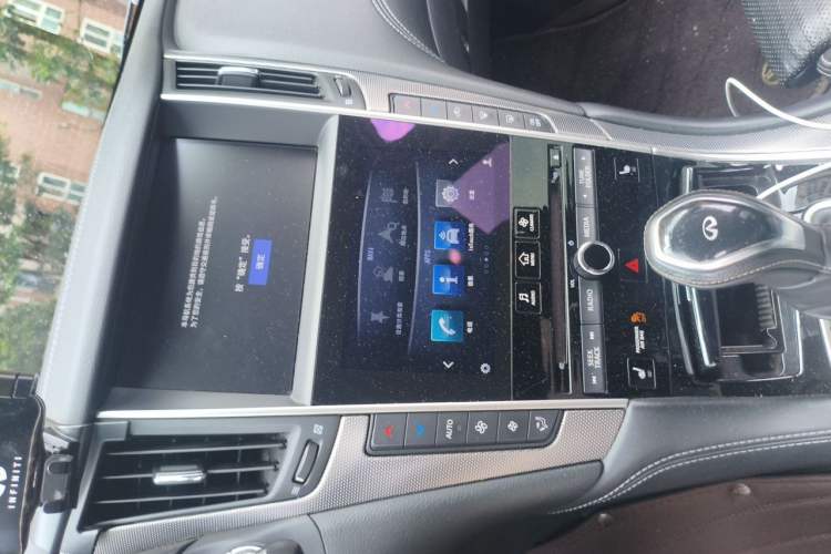 Used Infiniti Q50L 2018 2.0T Elite Sport Version China V Standard Audio And AC Panel