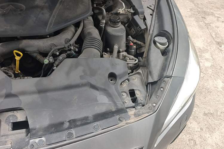 Used Infiniti Q50L 2018 2.0T Enjoyment Edition China V standard Engine Bay Left