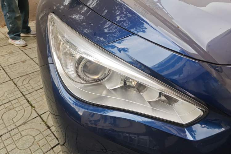 Used Infiniti Q50L 2018 2.0T Comfort Edition China VI Standard Right Front Headlight