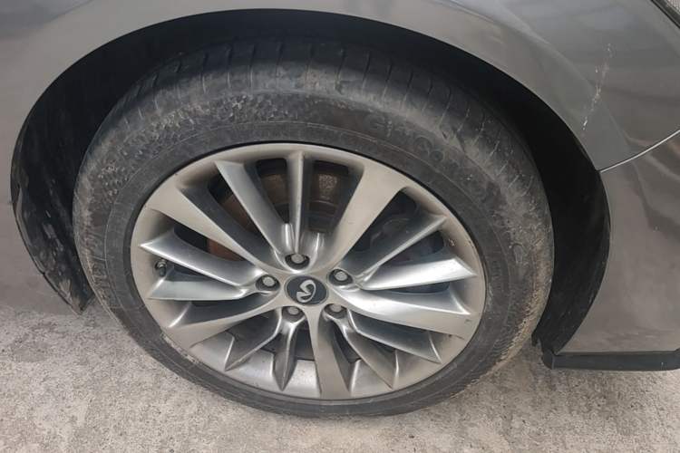 Used Infiniti Q50L 2018 2.0T Enjoyment Edition China V standard Right Front Wheel Hub
