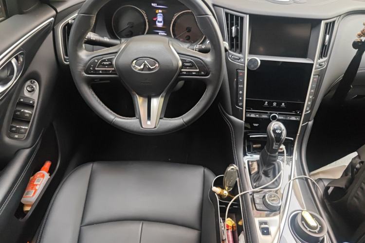 Used Infiniti Q50L 2018 2.0T Comfort Edition China VI Standard Steering Wheel