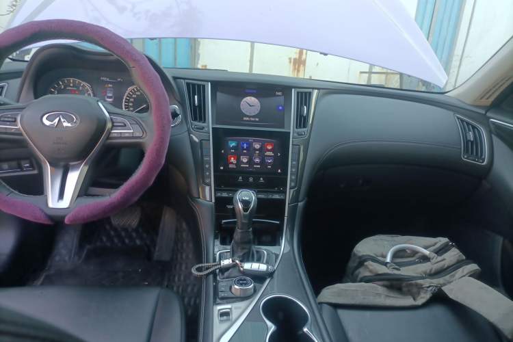 Used Infiniti Q50L 2018 2.0T Comfort Edition China VI Standard Audio And AC Panel