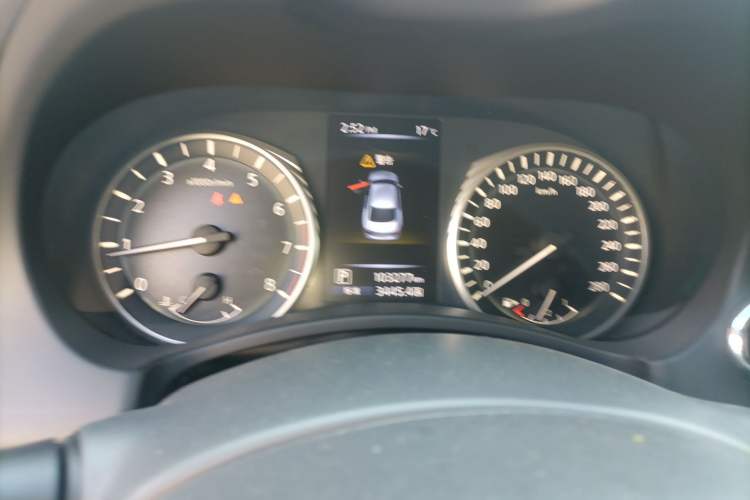 Used Infiniti Q50L 2018 2.0T Comfort Edition China VI Standard Instrument Cluster