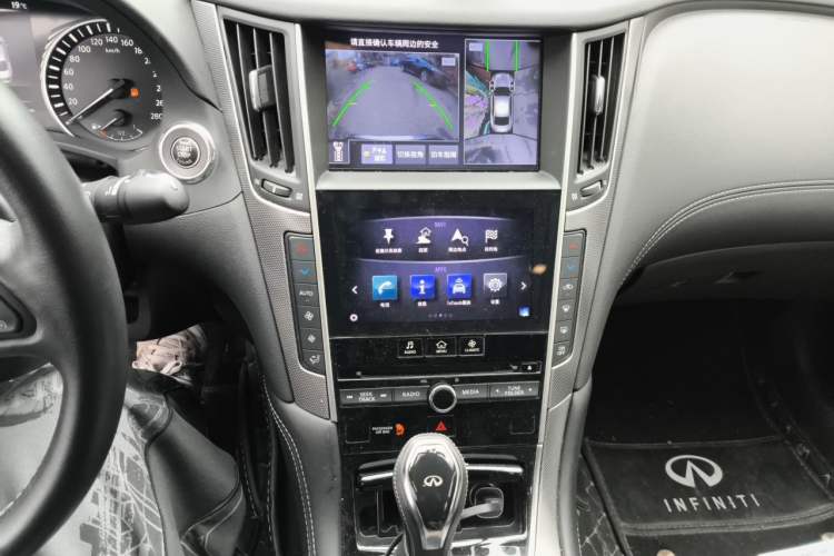 Used Infiniti Q50L 2018 2.0T Enjoyment Version China VI Standard Audio And AC Panel