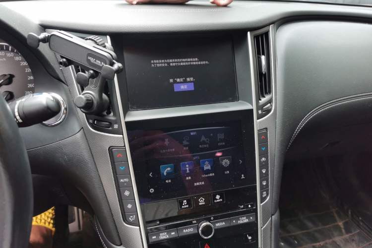 Used Infiniti Q50L 2018 2.0T Elite Sport Version China V Standard Audio And AC Panel