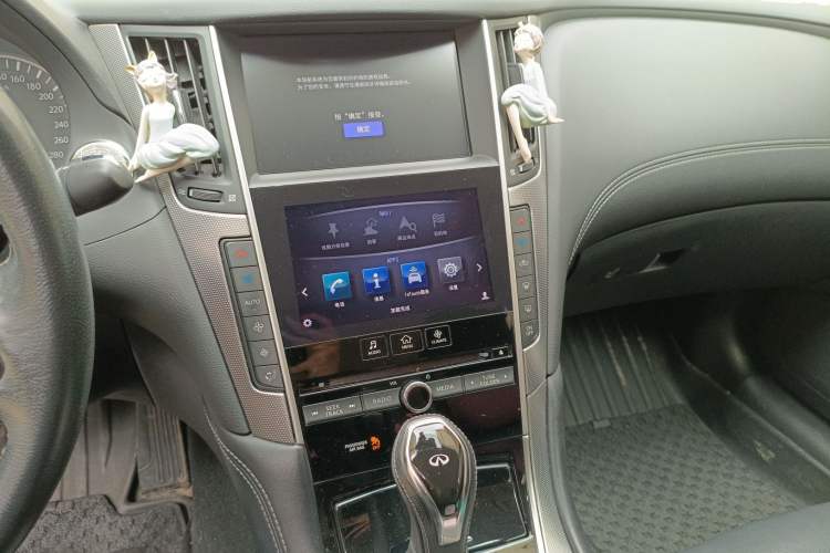 Used Infiniti Q50L 2018 2.0T Enjoyment Edition China V standard Audio And AC Panel