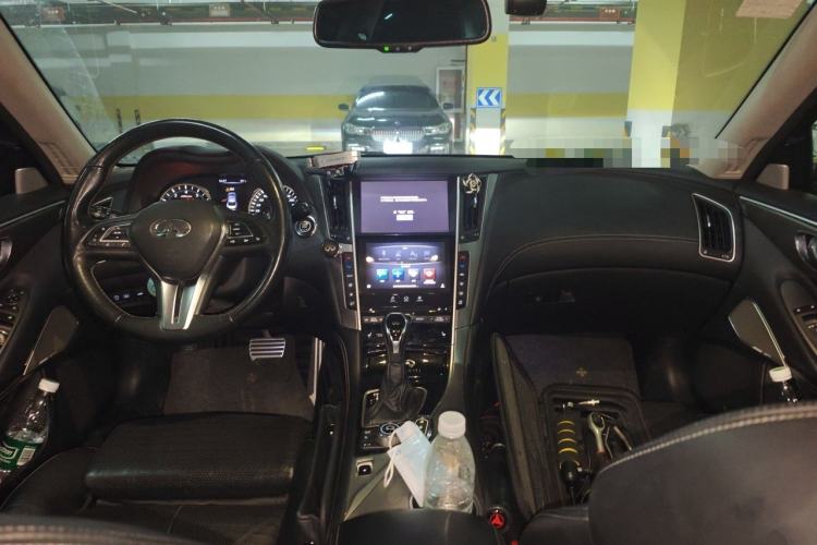 Used Infiniti Q50L 2018 2.0T Elite Sport Version China V Standard Center Console