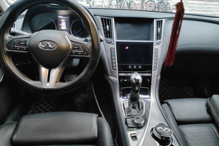 Used Infiniti Q50L 2018 2.0T Elite Sport Version China V Standard Center Console