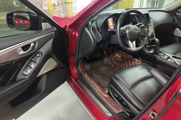 Used Infiniti Q50L 2018 2.0T Enjoyment Version China VI Standard Driver Seat
