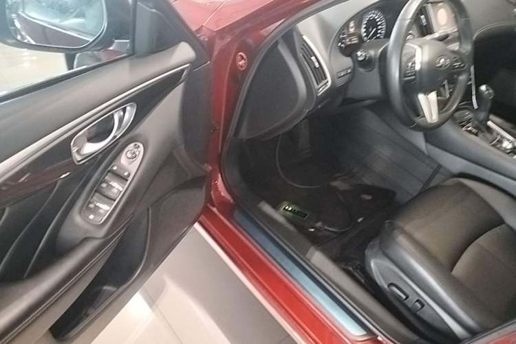 Used Infiniti Q50L 2018 2.0T Comfort Edition China V Standard Driver Seat