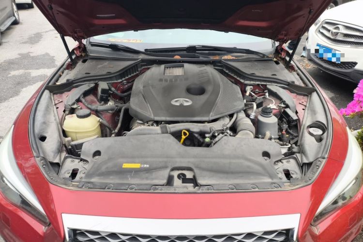 Used Infiniti Q50L 2018 2.0T Enjoyment Version China VI Standard Engine Bay