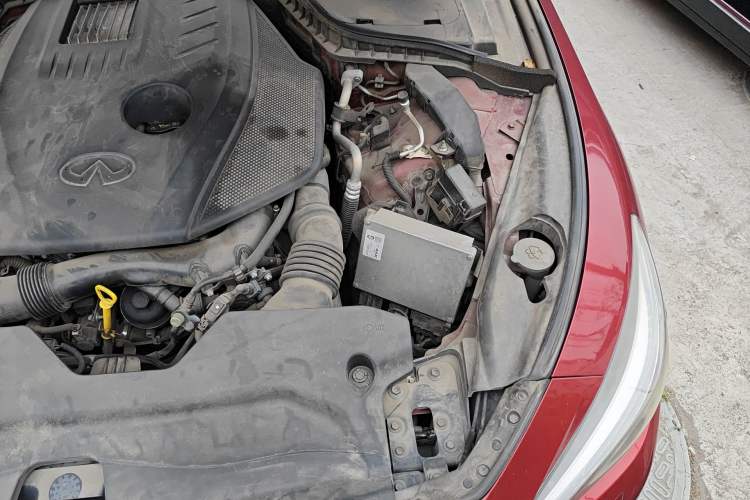 Used Infiniti Q50L 2018 2.0T Elite Sport Version China V Standard Engine Bay Left