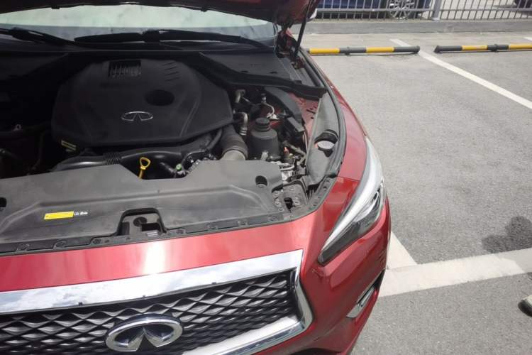 Used Infiniti Q50L 2018 2.0T Enjoyment Version China VI Standard Engine Bay Left