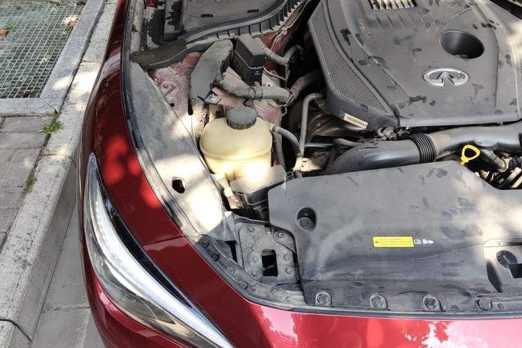 Used Infiniti Q50L 2018 2.0T Enjoyment Edition China V standard Engine Bay Right