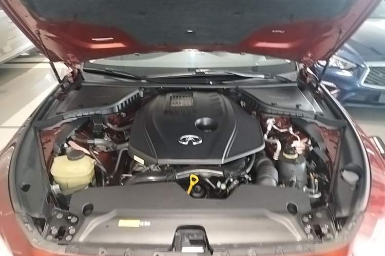 Used Infiniti Q50L 2018 2.0T Comfort Edition China V Standard Engine Bay