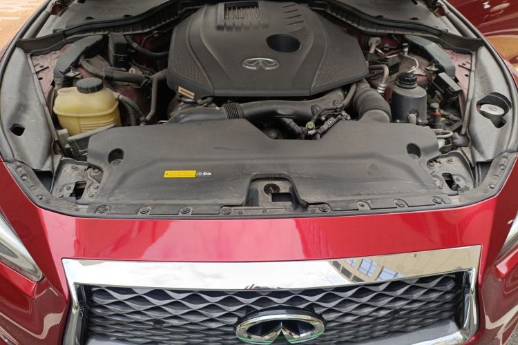 Used Infiniti Q50L 2018 2.0T Enjoyment Edition China V standard Engine Bay