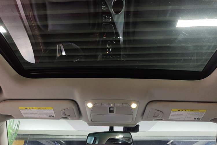Used Infiniti Q50L 2018 2.0T Enjoyment Version China VI Standard Headliner