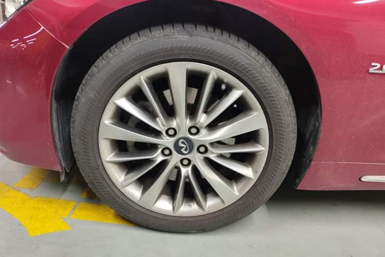 Used Infiniti Q50L 2018 2.0T Enjoyment Version China VI Standard Left Front Wheel Hub