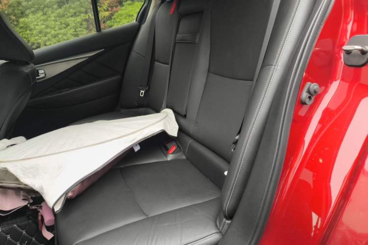 Used Infiniti Q50L 2018 2.0T Enjoyment Version China VI Standard Left Rear Seat