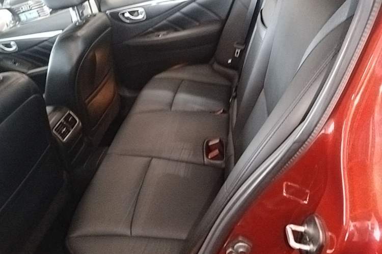 Used Infiniti Q50L 2018 2.0T Comfort Edition China V Standard Left Rear Seat