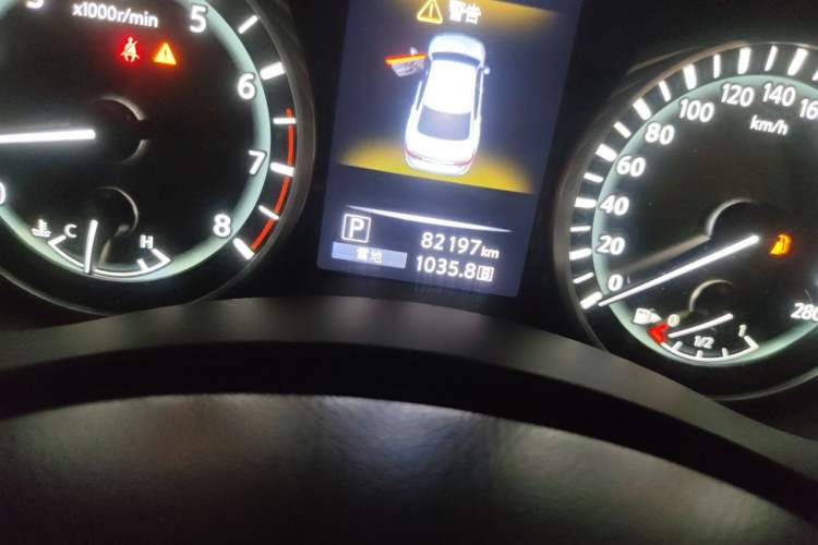 Used Infiniti Q50L 2018 2.0T Enjoyment Edition China V standard Odometer Close Up