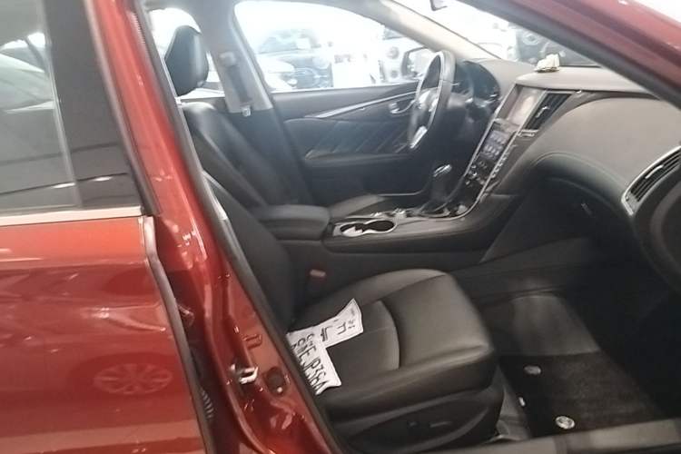 Used Infiniti Q50L 2018 2.0T Comfort Edition China V Standard Right Front Seat