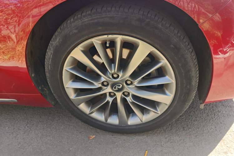 Used Infiniti Q50L 2018 2.0T Enjoyment Edition China V standard Right Front Wheel Hub