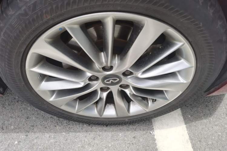 Used Infiniti Q50L 2018 2.0T Enjoyment Version China VI Standard Right Front Wheel Hub