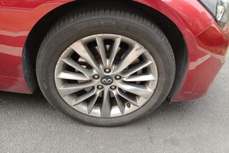Used Infiniti Q50L 2018 2.0T Enjoyment Edition China V standard Right Front Wheel Hub
