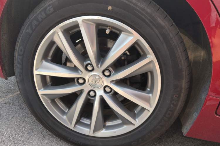 Used Infiniti Q50L 2018 2.0T Comfort Edition China VI Standard Right Rear Wheel Hub
