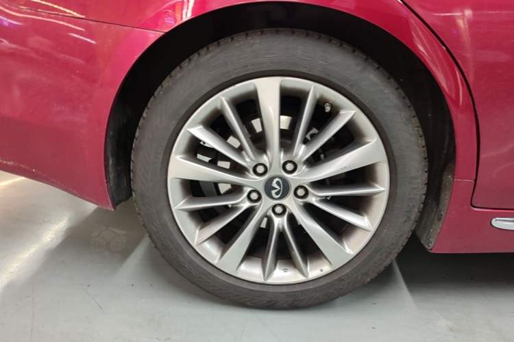 Used Infiniti Q50L 2018 2.0T Enjoyment Version China VI Standard Right Rear Wheel Hub