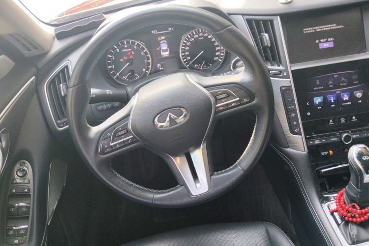 Used Infiniti Q50L 2018 2.0T Enjoyment Edition China V standard Steering Wheel