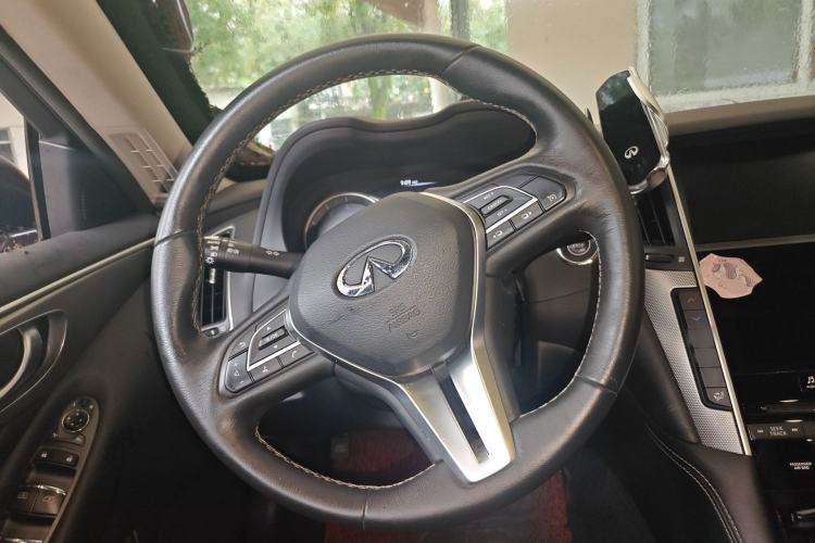 Used Infiniti Q50L 2018 2.0T Enjoyment Version China VI Standard Steering Wheel