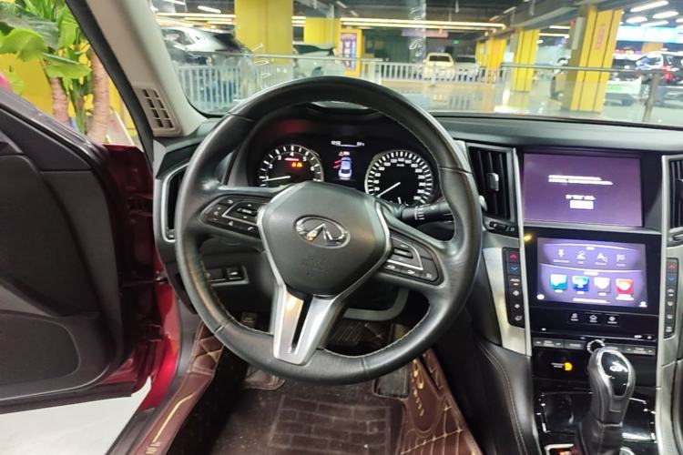 Used Infiniti Q50L 2018 2.0T Enjoyment Version China VI Standard Steering Wheel