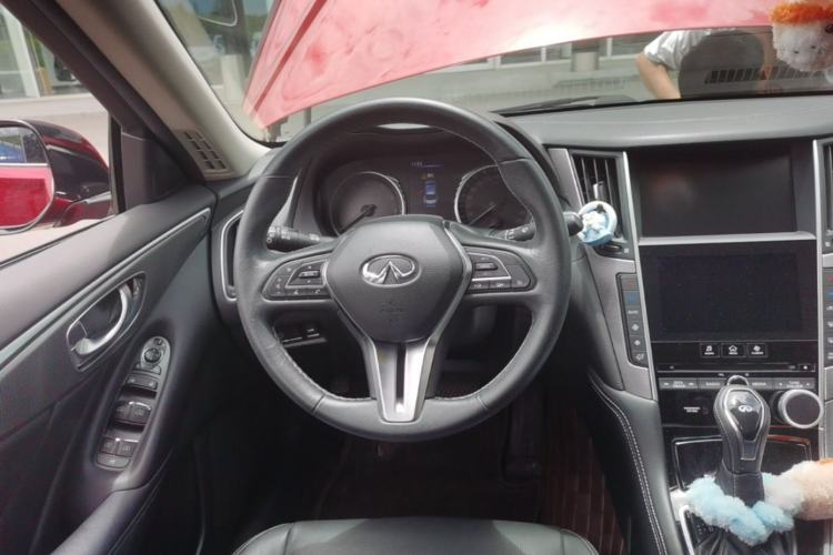 Used Infiniti Q50L 2018 2.0T Enjoyment Version China VI Standard Steering Wheel