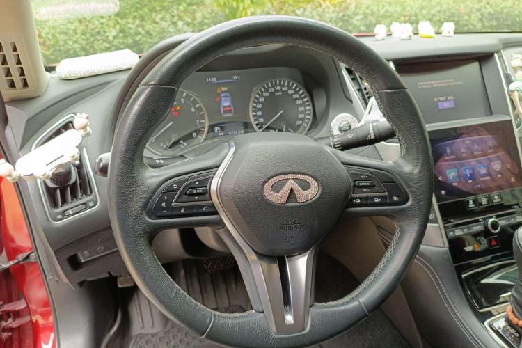 Used Infiniti Q50L 2018 2.0T Enjoyment Edition China V standard Steering Wheel