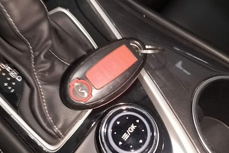 Used Infiniti Q50L 2018 2.0T Comfort Edition China V Standard Vehicle Key