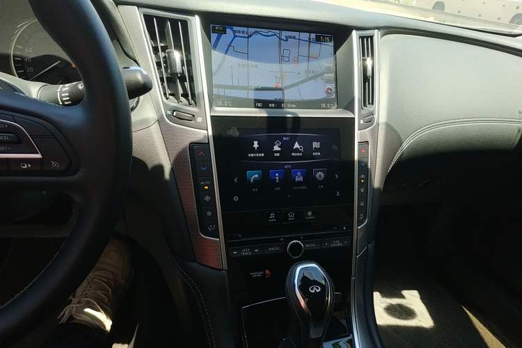 Used Infiniti Q50L 2018 2.0T Enjoyment Version China VI Standard Audio And AC Panel