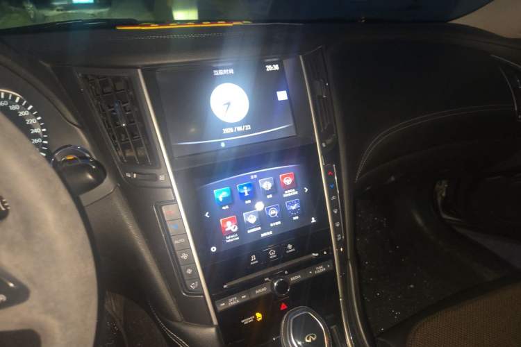 Used Infiniti Q50L 2018 2.0T Comfort Edition China VI Standard Audio And AC Panel