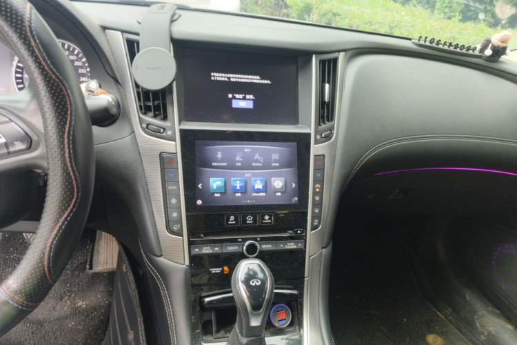 Used Infiniti Q50L 2018 2.0T Enjoyment Version China VI Standard Audio And AC Panel