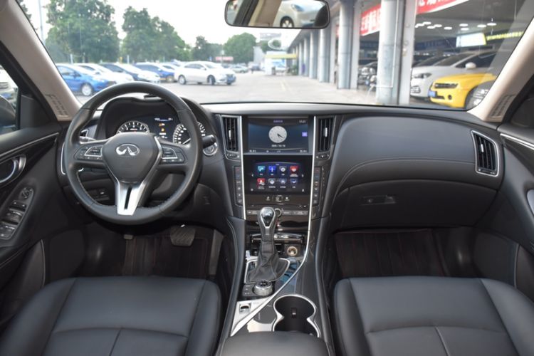 Used Infiniti Q50L 2018 2.0T Comfort Edition China VI Standard Audio And AC Panel