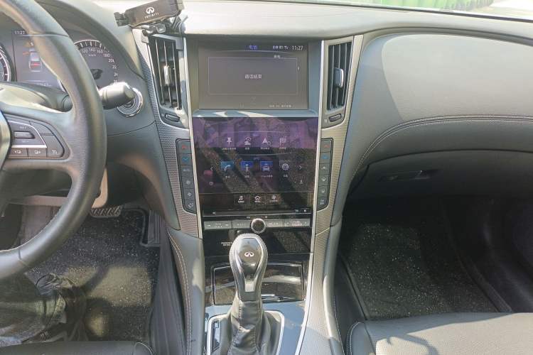 Used Infiniti Q50L 2018 2.0T Enjoyment Version China V Standard Audio And AC Panel