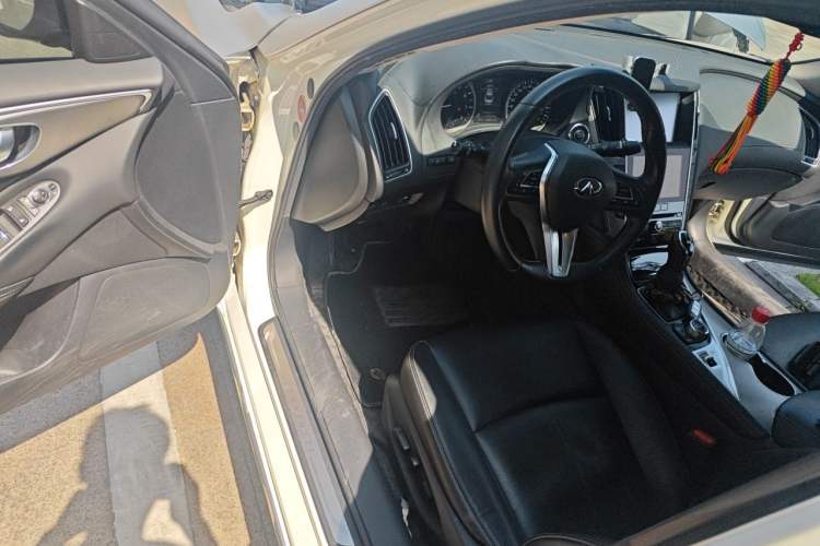 Used Infiniti Q50L 2018 2.0T Enjoyment Version China VI Standard Driver Seat